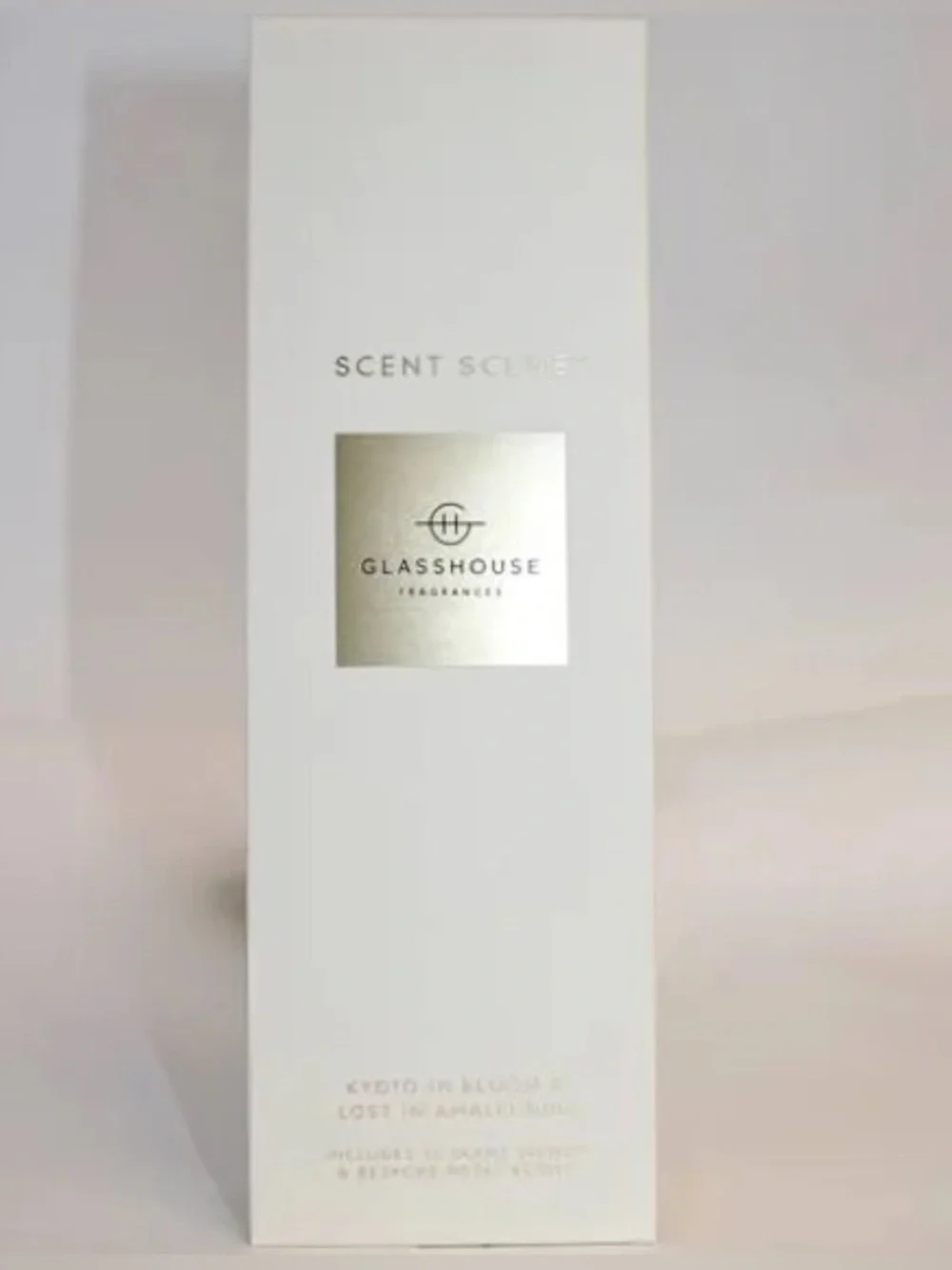 GLASSHOUSE FRAGRANCES Scent Scene Duo Set with Gold Vessel.